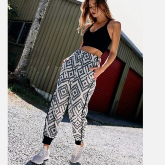 FP Movement by Free People Pants - ⭐️NWT Free People Where the Wind Blows Jacquard Joggers⭐️